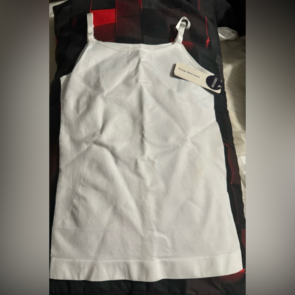 Empetua scoop neck cami in white